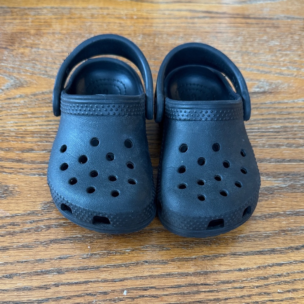 Toddler Black Crocs size 7